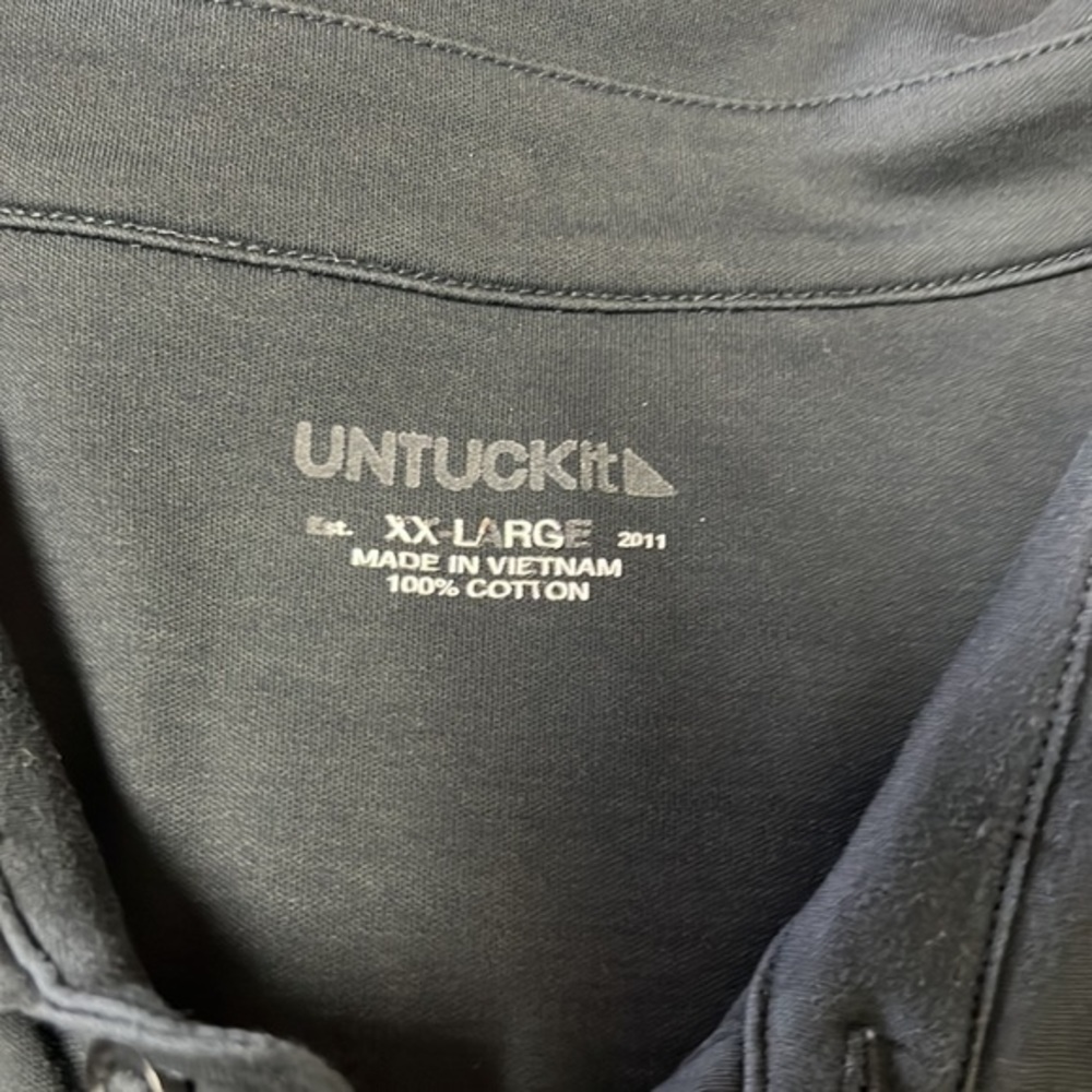 UNTUCKit‎ - Picture 3 of 7